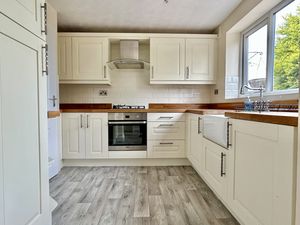 Kitchen- click for photo gallery